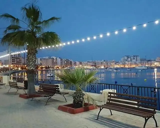 Apartment Sea View Over Valletta Strand Area Sliema