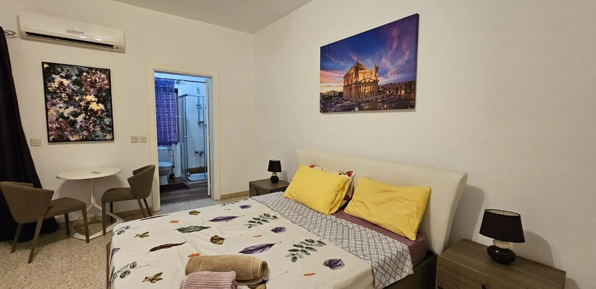 Sea View Over Valletta Strand Area Sliema Apartment