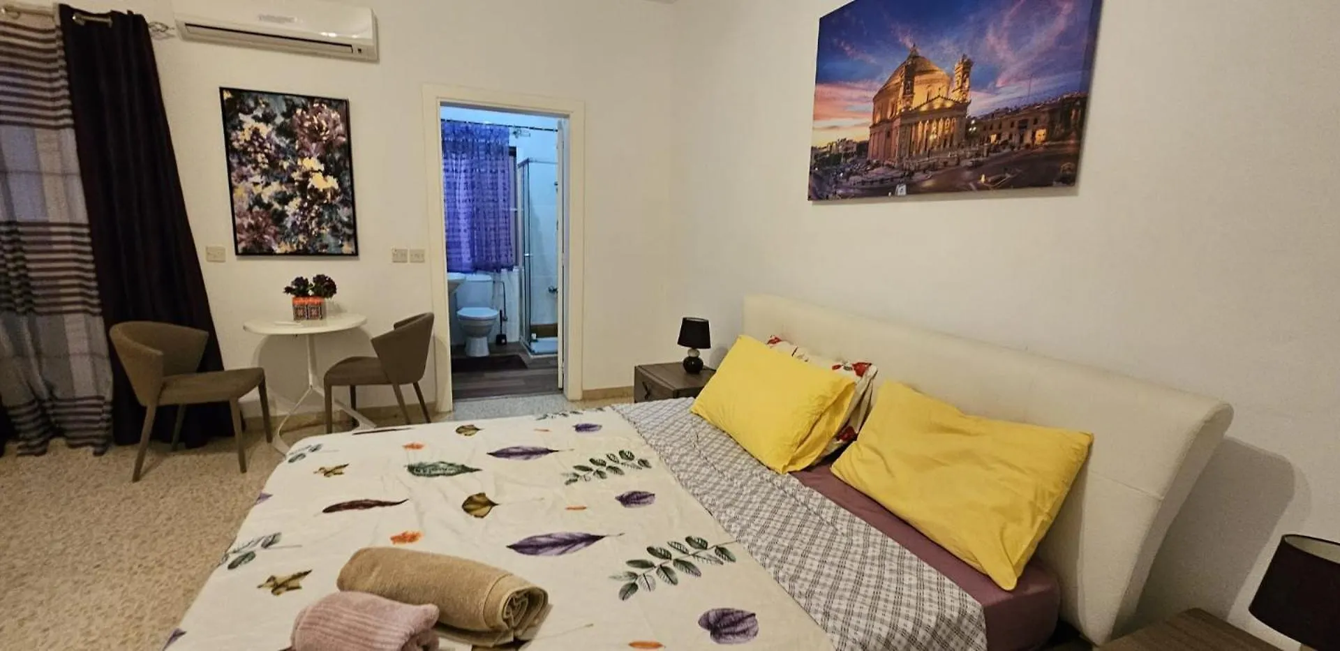 Sea View Over Valletta Strand Area Sliema Apartment