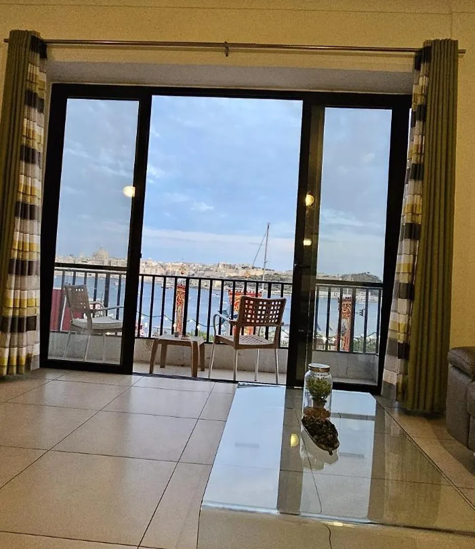 Apartment Sea View Over Valletta Strand Area Sliema