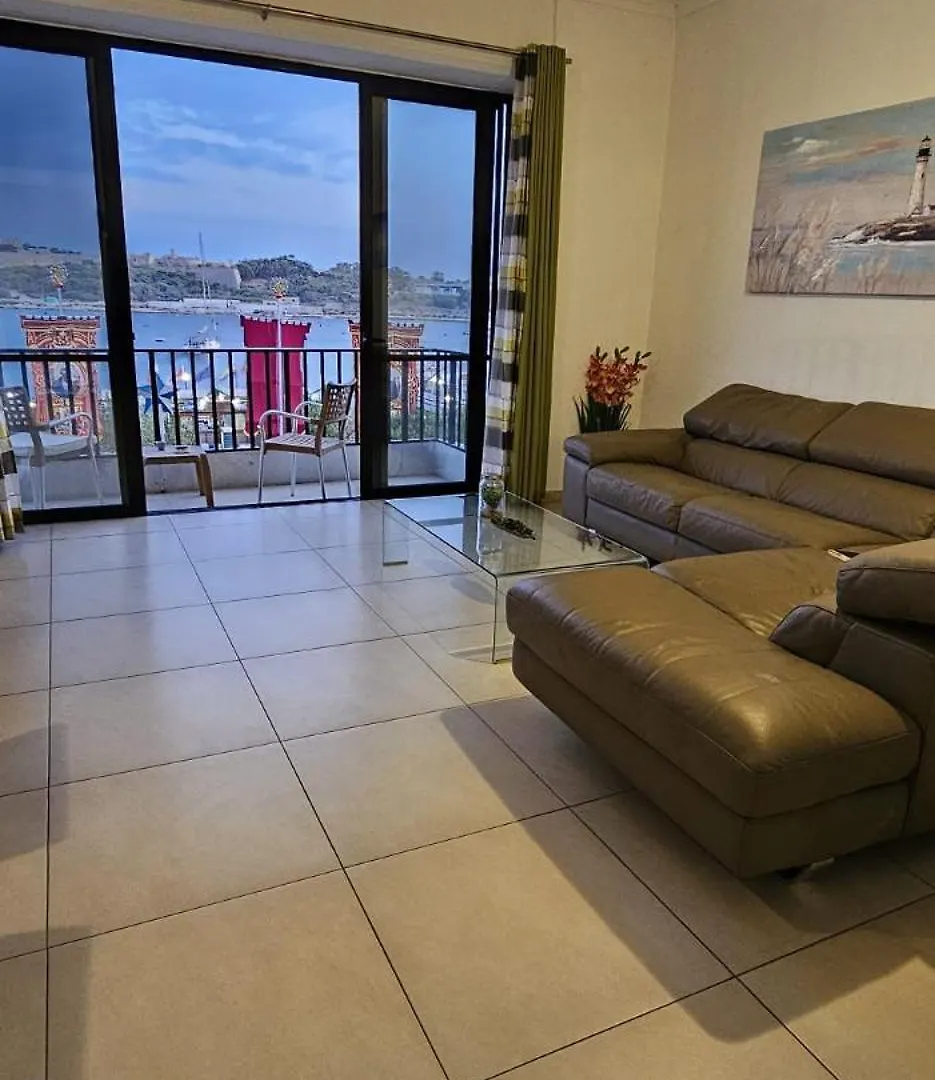 Apartment Sea View Over Valletta Strand Area Sliema