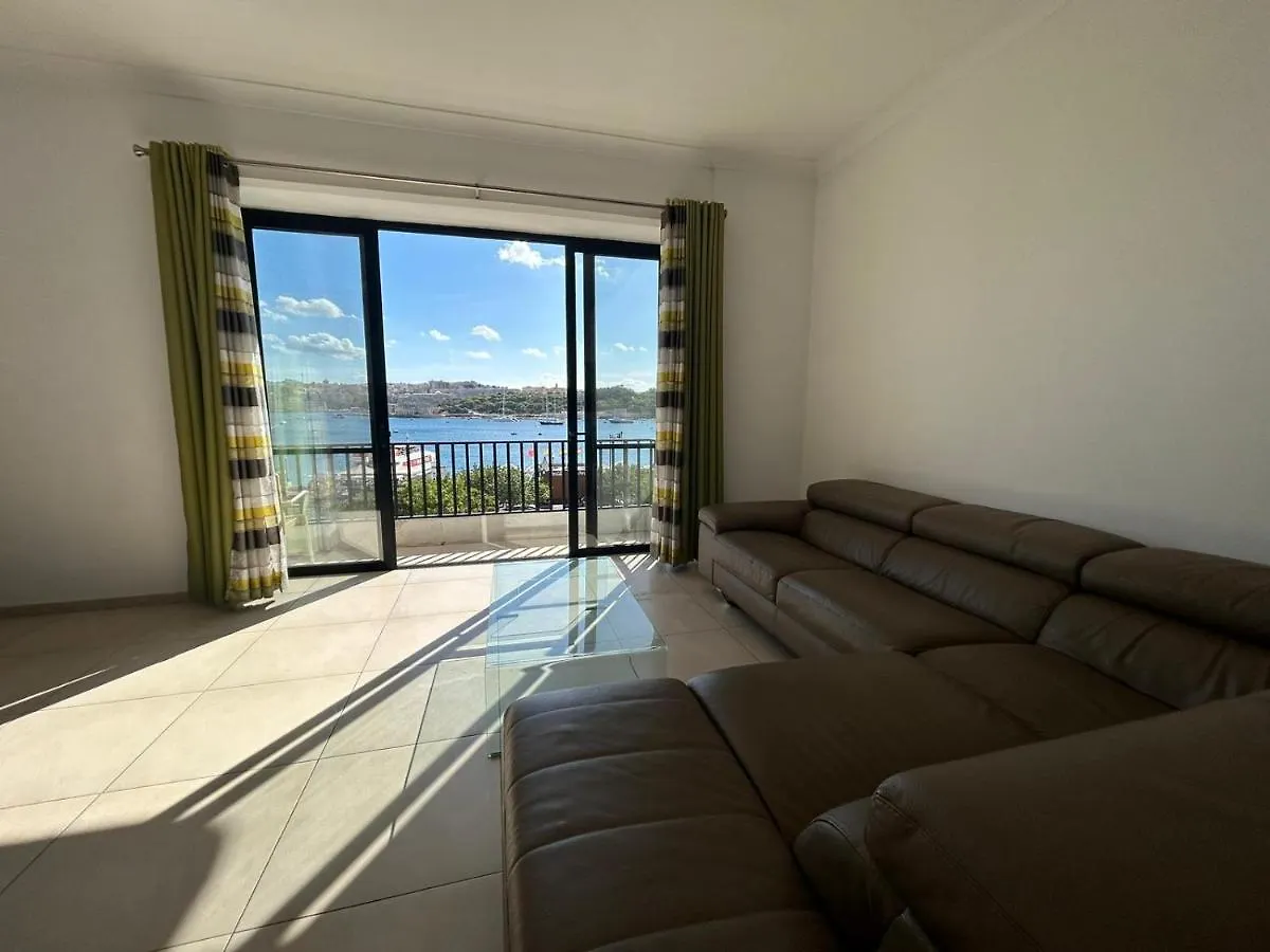 Sea View Over Valletta Strand Area Sliema Apartment